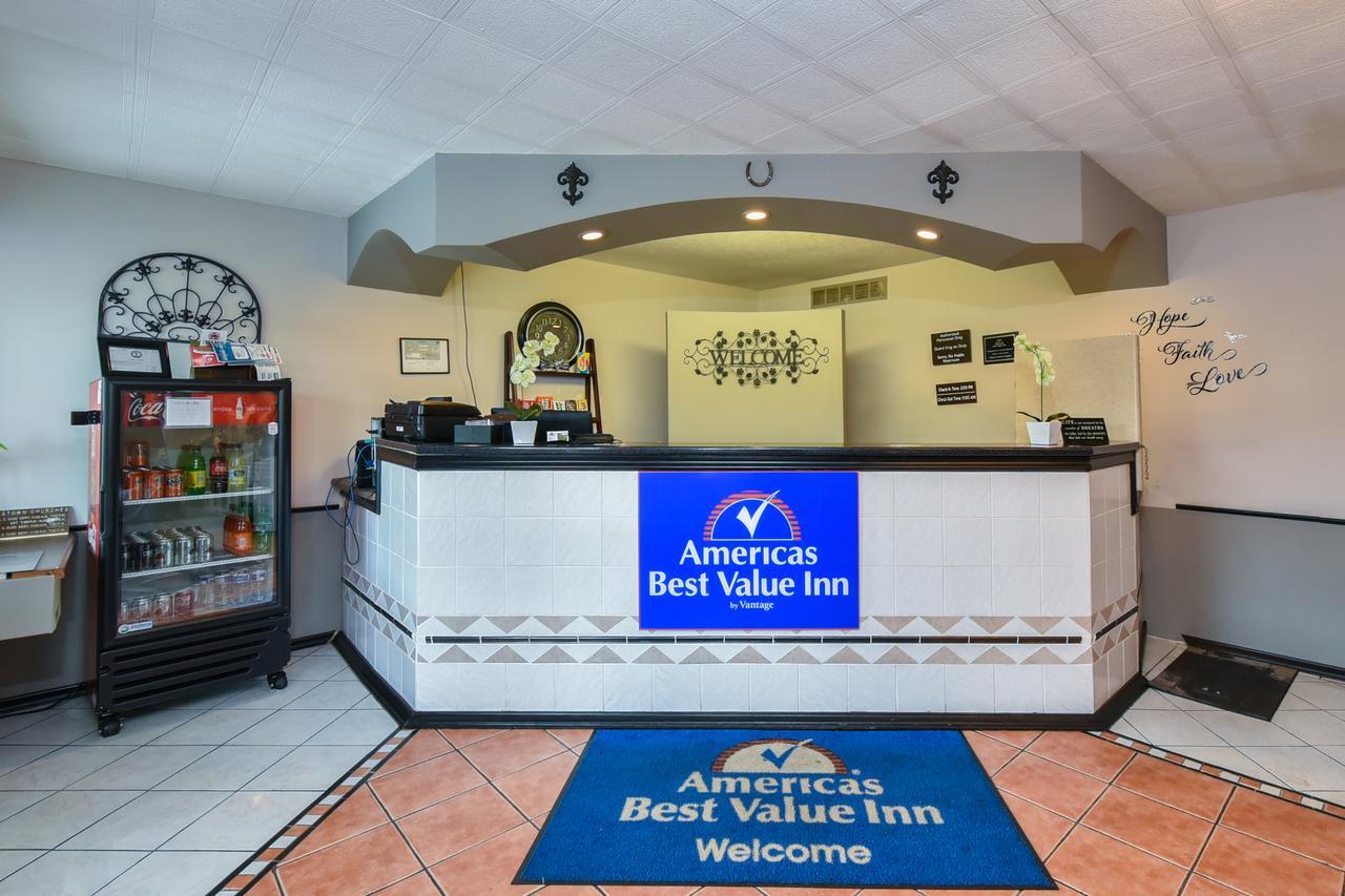 Americas Best Value Inn & Suites Уильямстаун Экстерьер фото